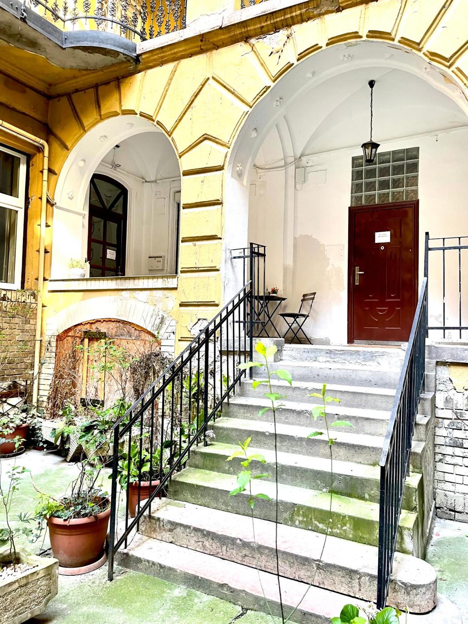 Apartment Big Cosy Near The Famous Westend City Center